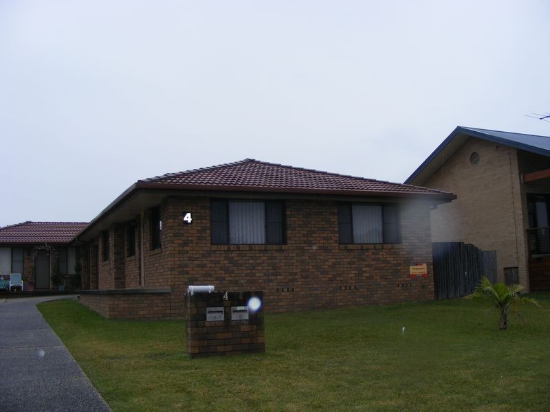 1/4 Frank Cooper st, South West Rocks NSW 2431