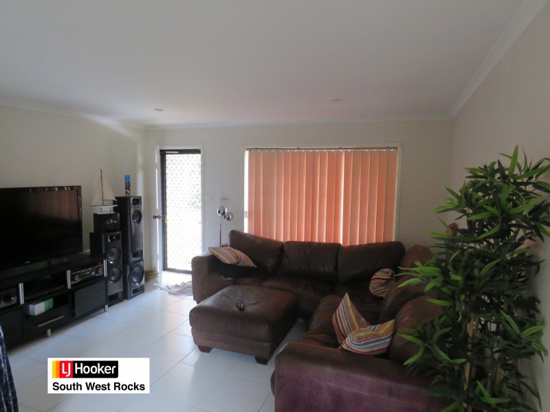 1 & 2/10 Frank Cooper Street, South West Rocks NSW 2431