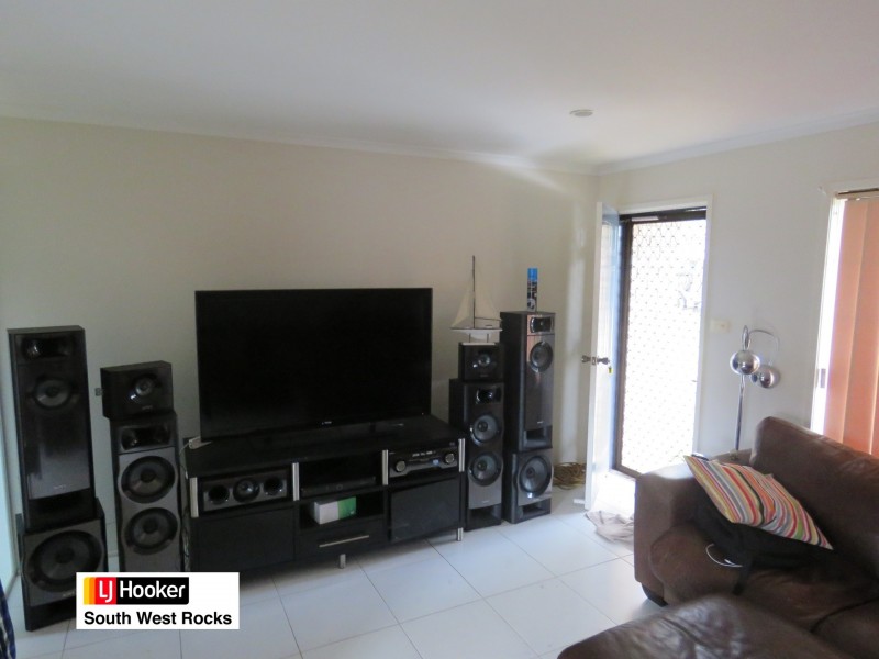 1 & 2/10 Frank Cooper Street, South West Rocks NSW 2431