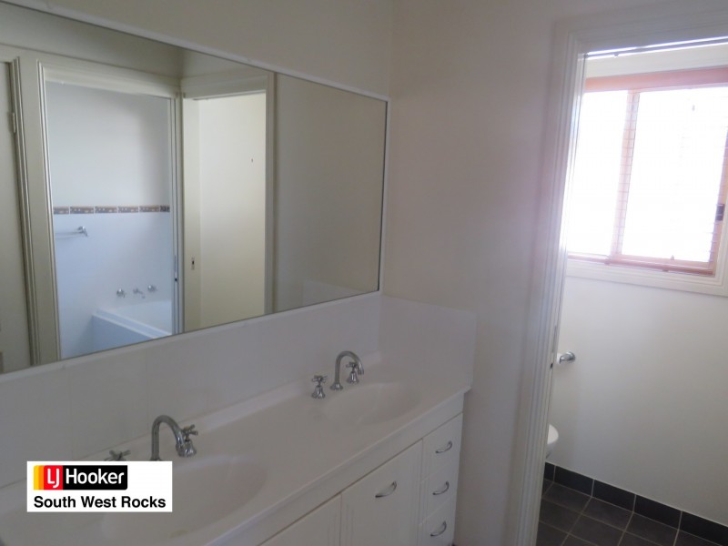 3 Sanders Place, South West Rocks NSW 2431