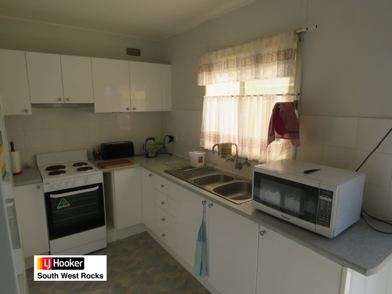 Unit 1 & Unit 2/27 Arthur Street, South West Rocks NSW 2431