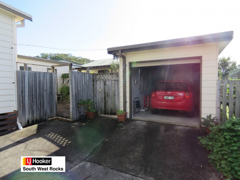Unit 1 & Unit 2/27 Arthur Street, South West Rocks NSW 2431