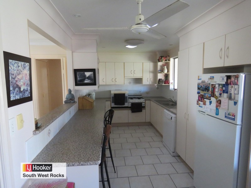 4 Bruce Field Street, South West Rocks NSW 2431