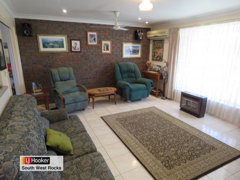 4 Bruce Field Street, South West Rocks NSW 2431