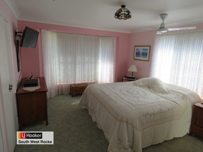 4 Bruce Field Street, South West Rocks NSW 2431