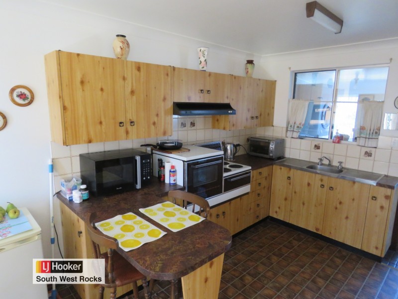 4 Bruce Field Street, South West Rocks NSW 2431