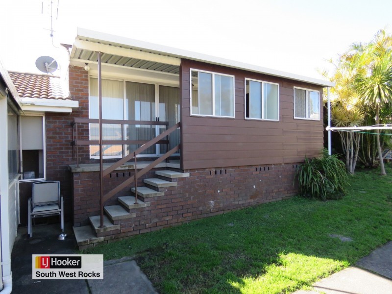 4 Bruce Field Street, South West Rocks NSW 2431