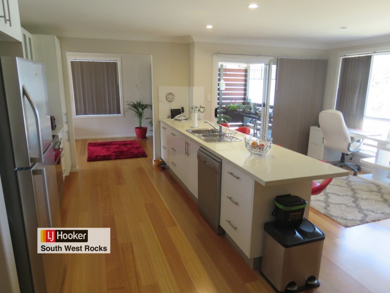 12 Yulgilbar Place, South West Rocks NSW 2431