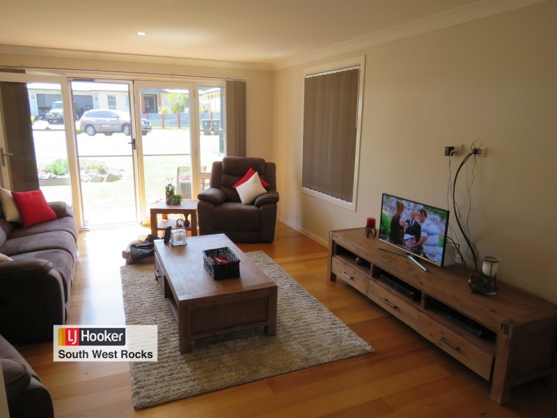 12 Yulgilbar Place, South West Rocks NSW 2431