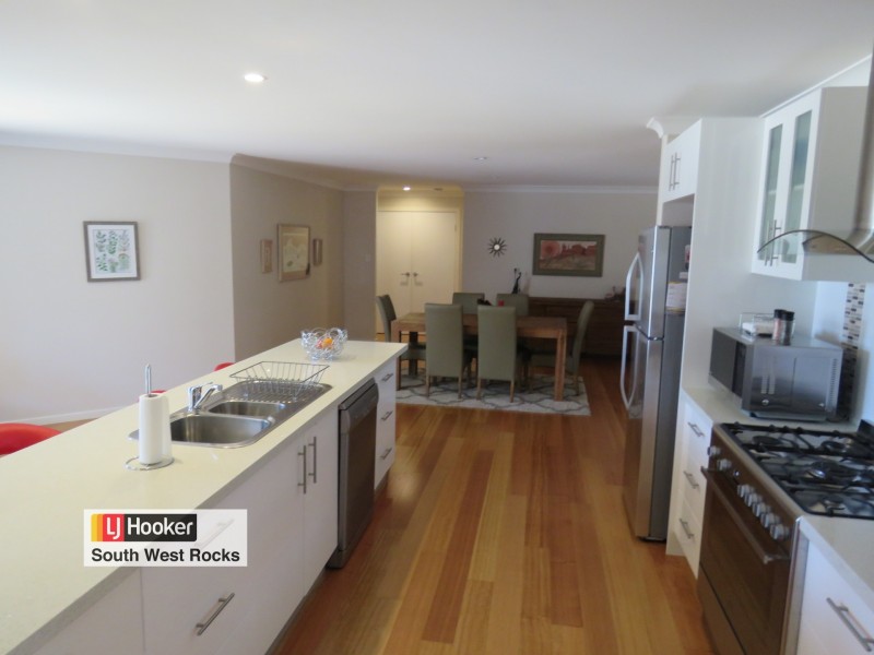 12 Yulgilbar Place, South West Rocks NSW 2431