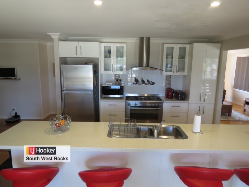 12 Yulgilbar Place, South West Rocks NSW 2431