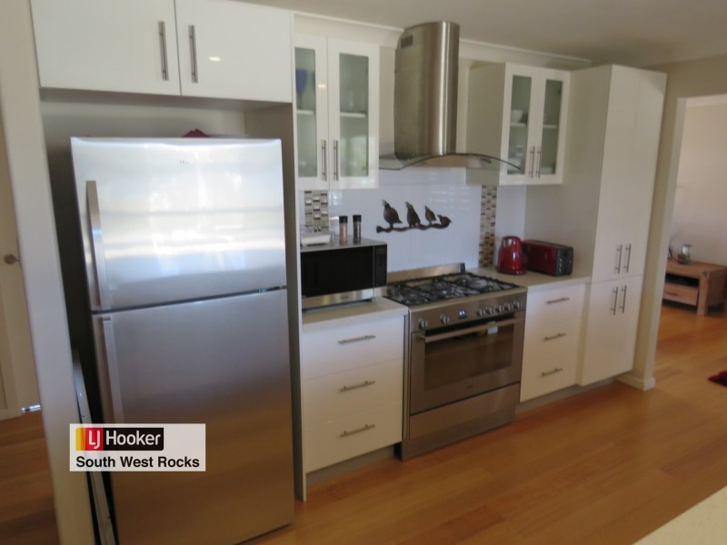 12 Yulgilbar Place, South West Rocks NSW 2431