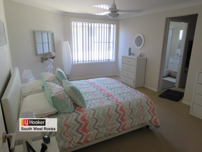 12 Yulgilbar Place, South West Rocks NSW 2431