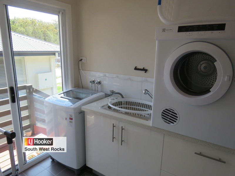 12 Yulgilbar Place, South West Rocks NSW 2431