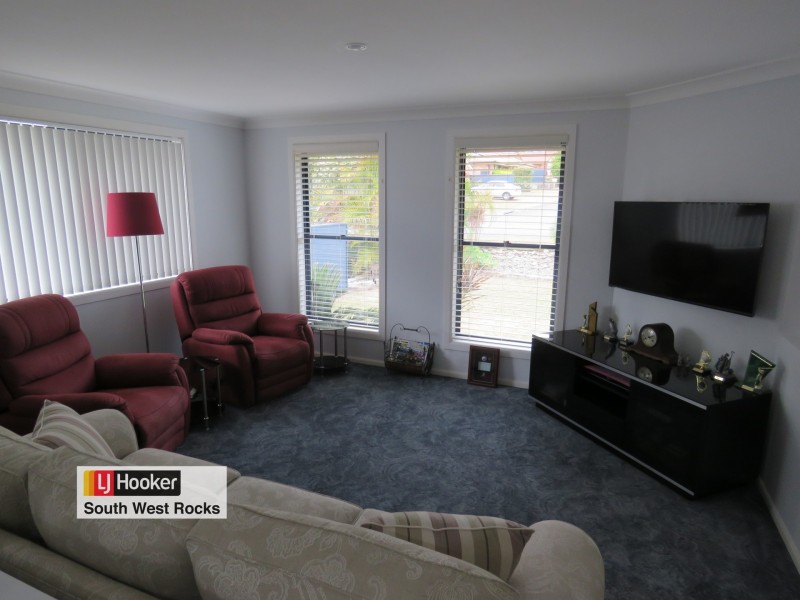 45 Dennis Crescent, South West Rocks NSW 2431