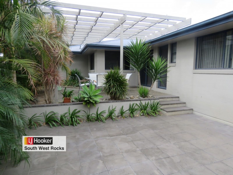 45 Dennis Crescent, South West Rocks NSW 2431