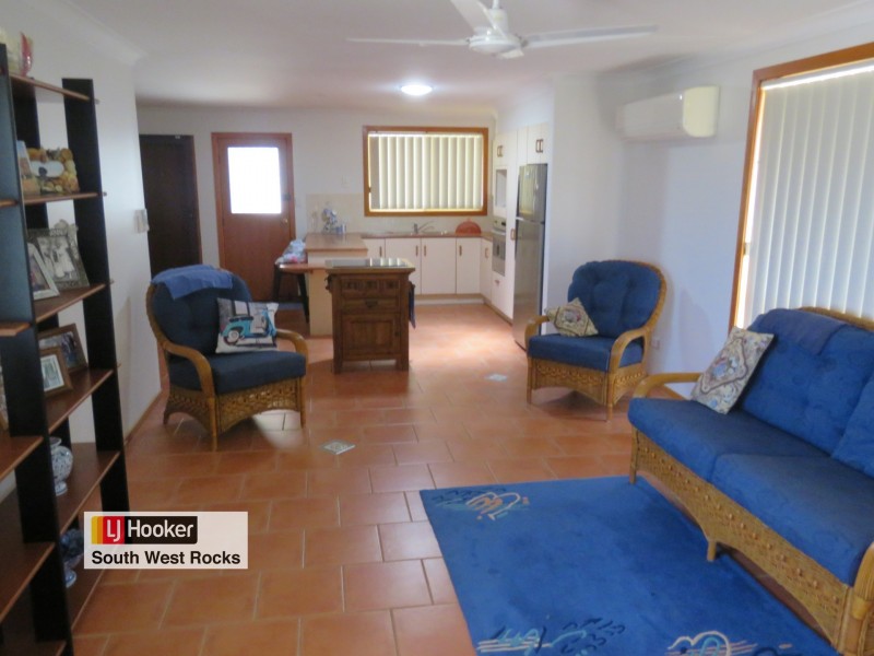 1/37 Delmer Close, South West Rocks NSW 2431