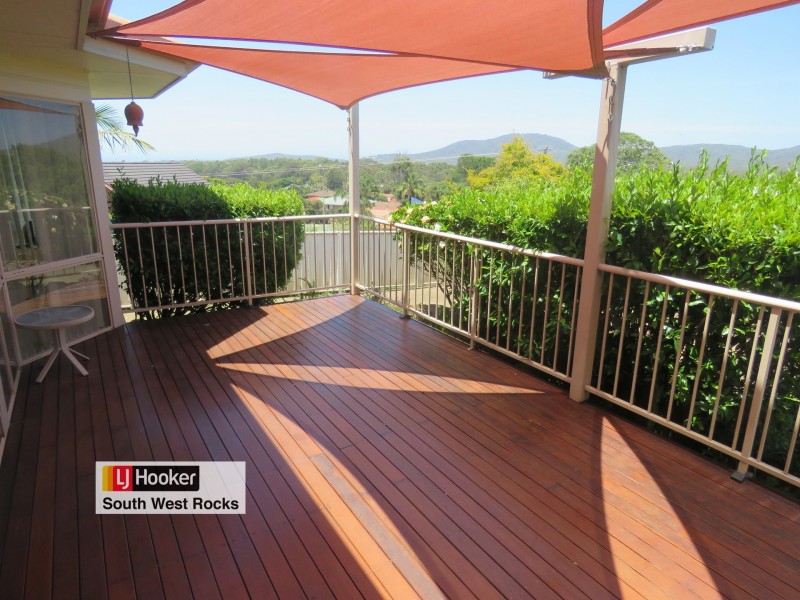 14 Rafferty Crescent, South West Rocks NSW 2431