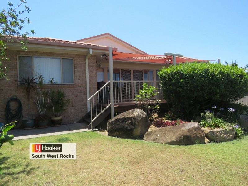 14 Rafferty Crescent, South West Rocks NSW 2431