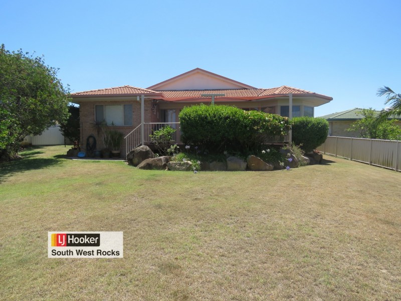 14 Rafferty Crescent, South West Rocks NSW 2431