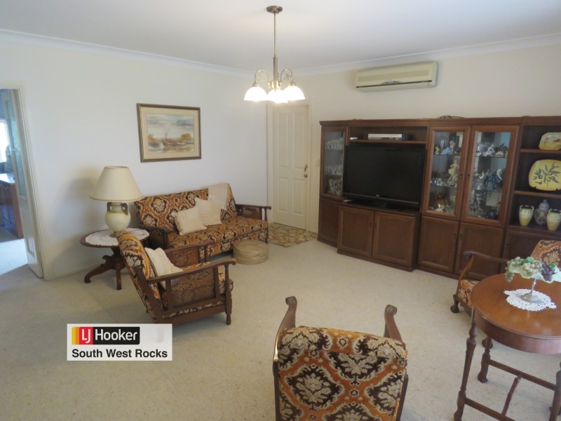 14 Rafferty Crescent, South West Rocks NSW 2431