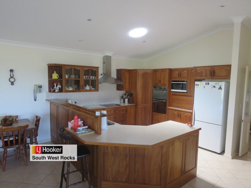 14 Rafferty Crescent, South West Rocks NSW 2431