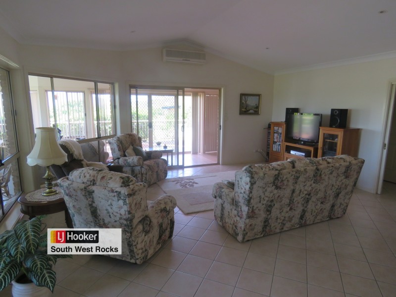 14 Rafferty Crescent, South West Rocks NSW 2431