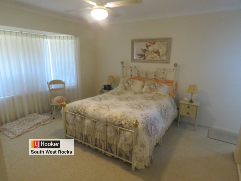 14 Rafferty Crescent, South West Rocks NSW 2431