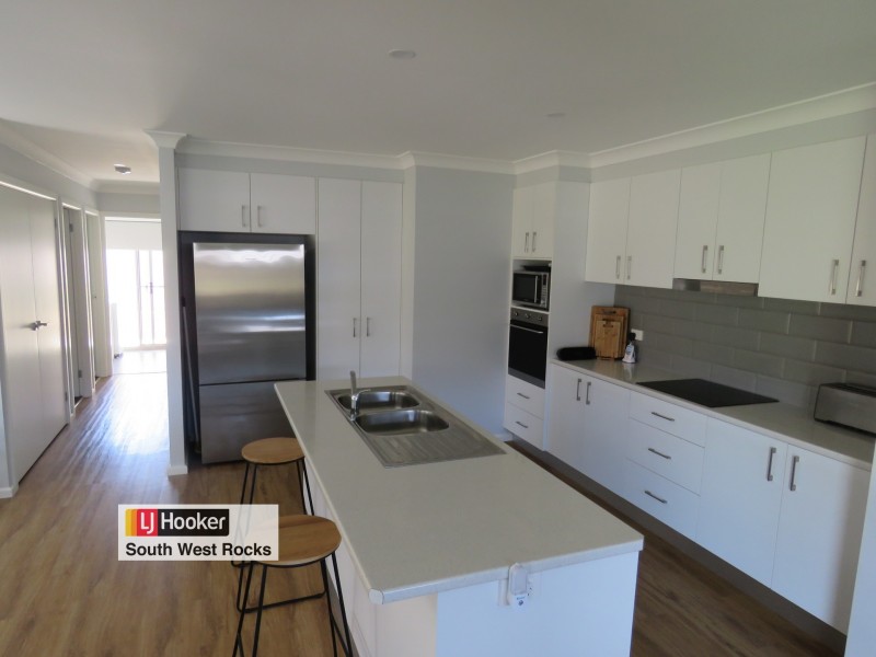 11 Rippon Place, South West Rocks NSW 2431