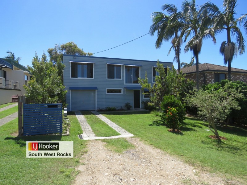 12 Flinders Street, South West Rocks NSW 2431
