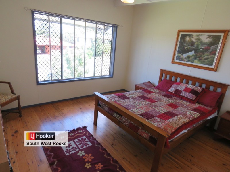 12 Flinders Street, South West Rocks NSW 2431