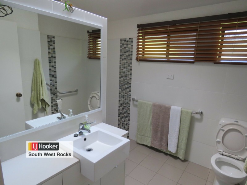 21 Russell Street, Arakoon NSW 2431