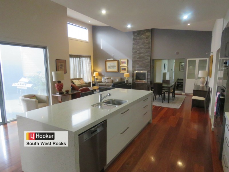 93 Phillip Drive, South West Rocks NSW 2431