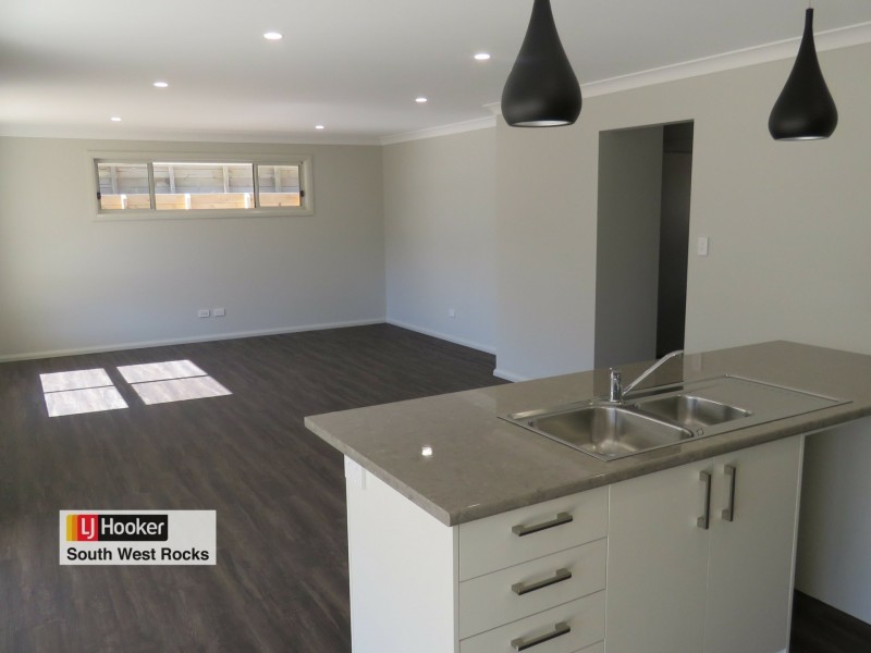20 Racemosa Close, South West Rocks NSW 2431