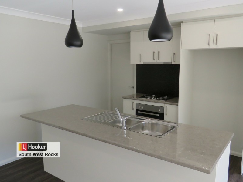 20 Racemosa Close, South West Rocks NSW 2431