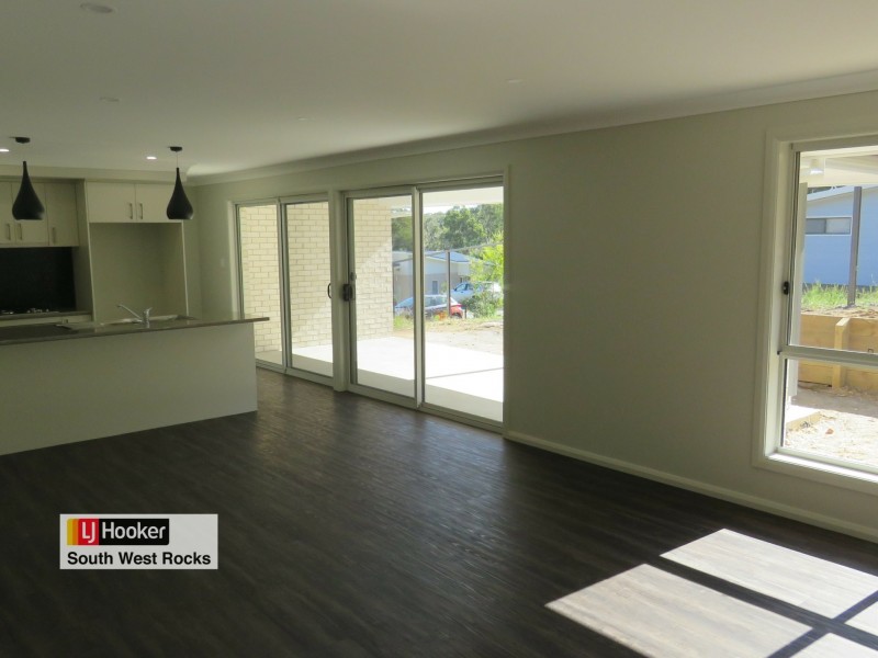 20 Racemosa Close, South West Rocks NSW 2431