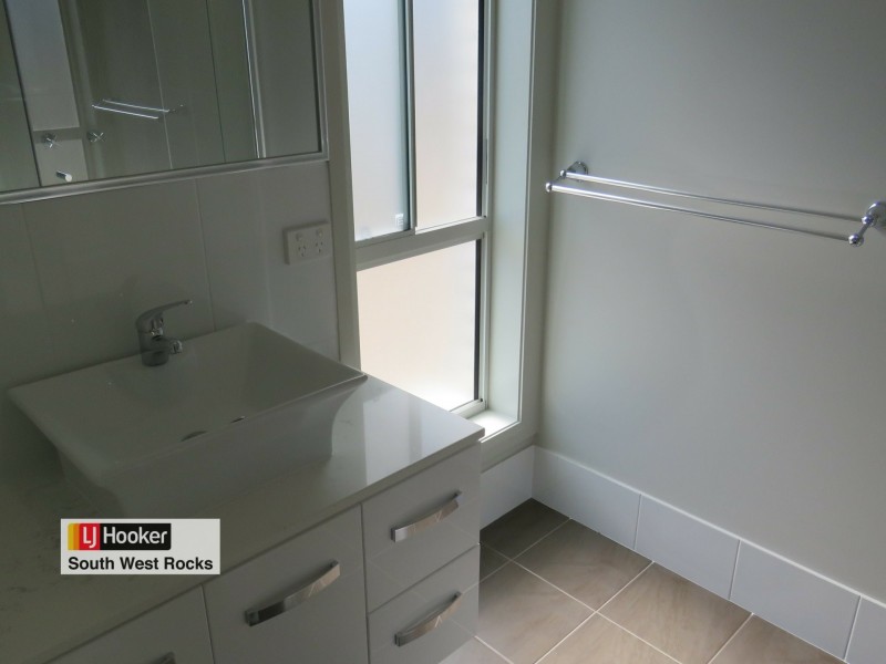 20 Racemosa Close, South West Rocks NSW 2431
