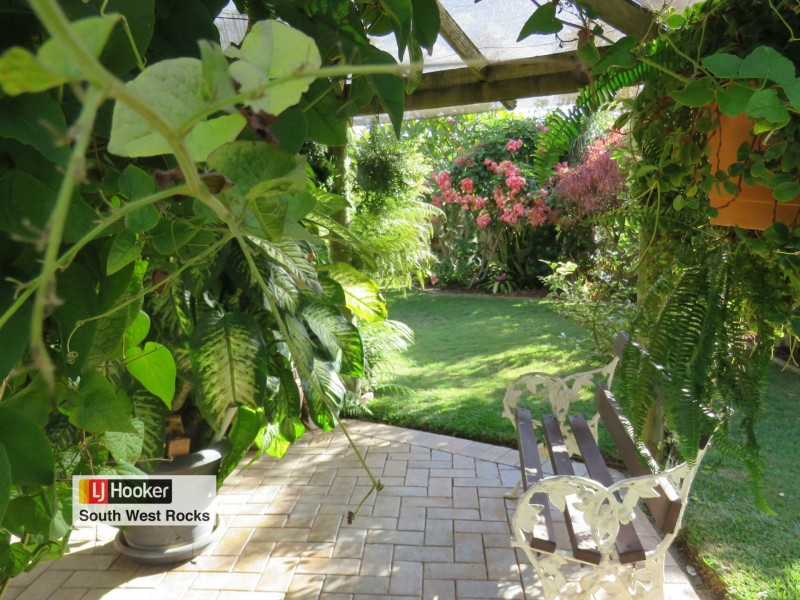 34-36 Landsborough Street, South West Rocks NSW 2431