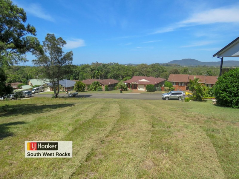 7 Dolphin Crescent, South West Rocks NSW 2431