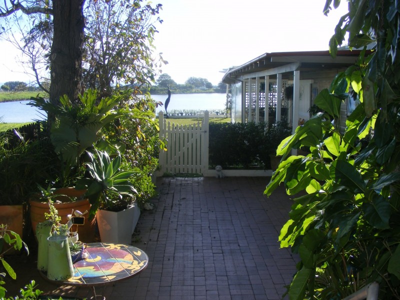 By The River Cafe/8 Kinchela Street, Gladstone NSW 2440