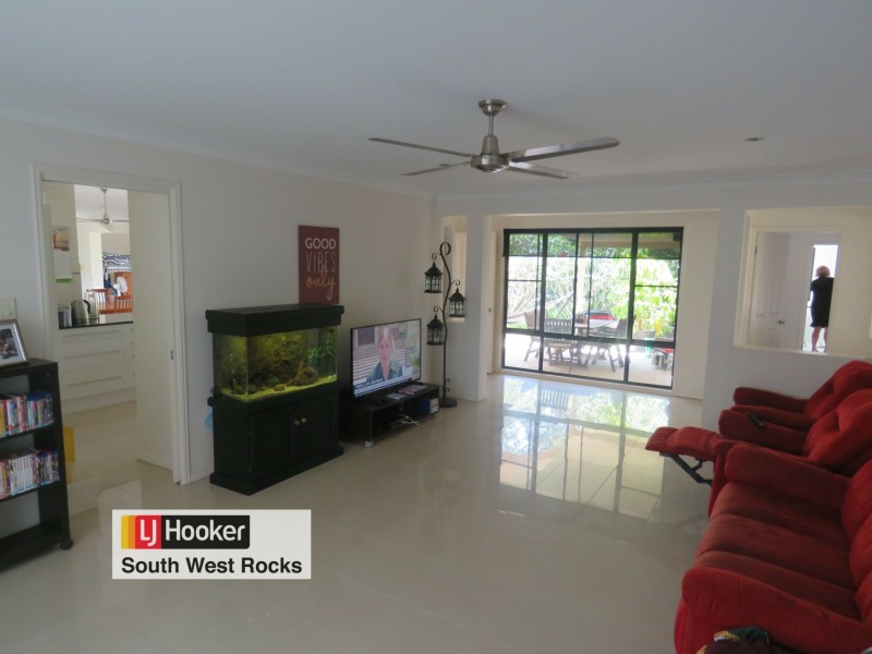 26 Rafferty Crescent, South West Rocks NSW 2431