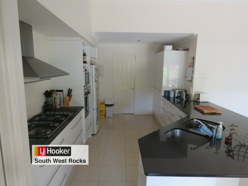 26 Rafferty Crescent, South West Rocks NSW 2431