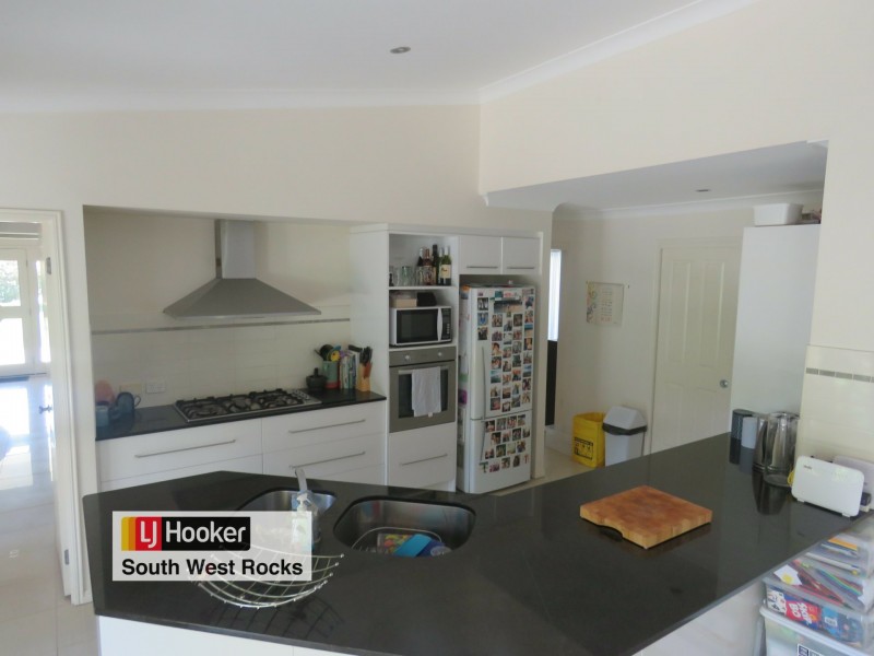 26 Rafferty Crescent, South West Rocks NSW 2431