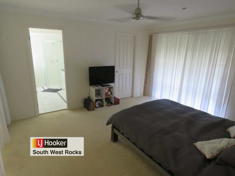 26 Rafferty Crescent, South West Rocks NSW 2431