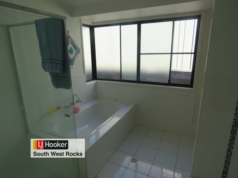 26 Rafferty Crescent, South West Rocks NSW 2431