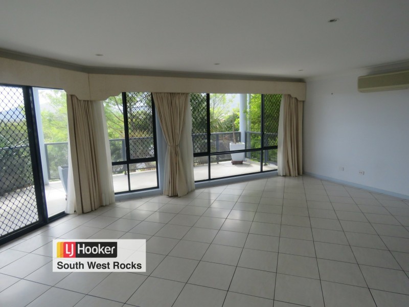 24 Peter Mark Circuit, South West Rocks NSW 2431