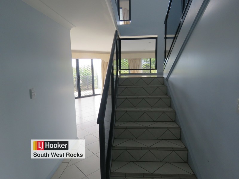24 Peter Mark Circuit, South West Rocks NSW 2431