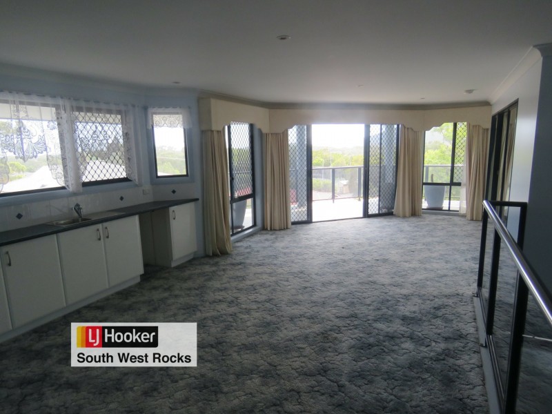 24 Peter Mark Circuit, South West Rocks NSW 2431
