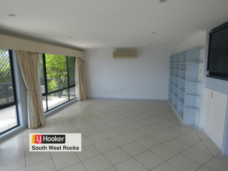 24 Peter Mark Circuit, South West Rocks NSW 2431