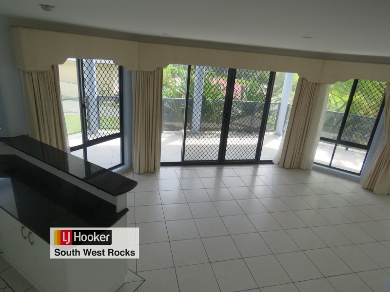 24 Peter Mark Circuit, South West Rocks NSW 2431